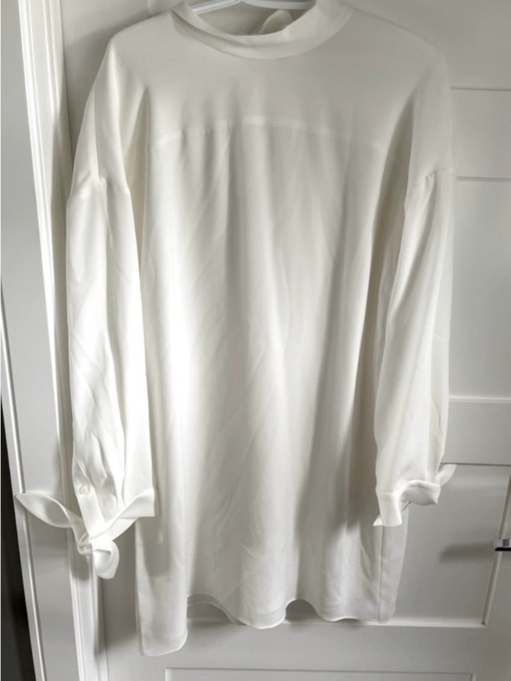 NEW Babaton Julio Dress White Oversized Sleeve Neck Tie Size Large RARE - Picture 3 of 6